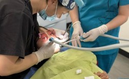 正畸医生不亲自动手