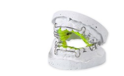 牙科正畸使用的器械