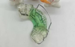 双曲唇弓弯制过程中如何精准控制弧度与角度？临床常见弯制误区及解决方法有哪些？