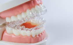 正畸时大牙为什么要垫起来？