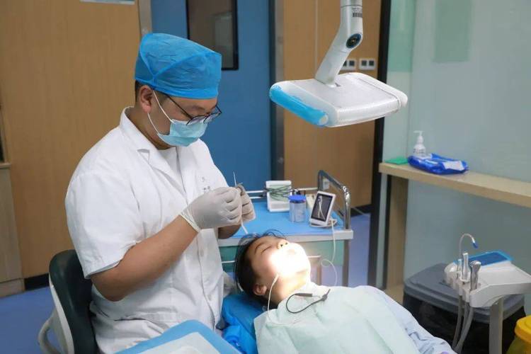 县级医院种植牙靠谱吗？技术、价格、效果和服务如何？-图1