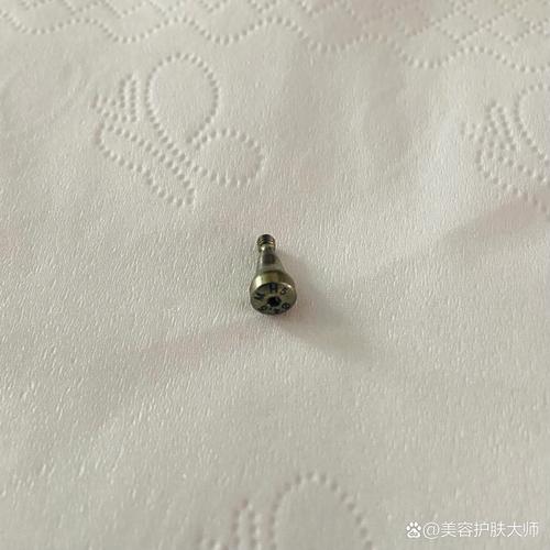 种植牙基台掉了被吃下去,会有什么危险?如何处理?-图1 种植牙基台掉了被吃下去,会有什么危险?如何处理?-图1