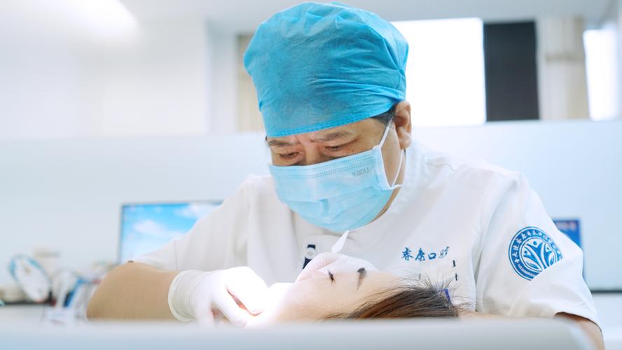 大连开发区口腔医院正畸效果如何？选择要注意哪些方面？-图2