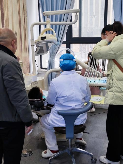 爱齿尔口腔医院正畸效果如何？价格贵不贵？-图1