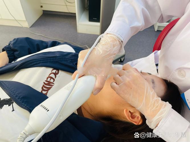 口腔科护士吸唾有哪些高效操作方法？-图1