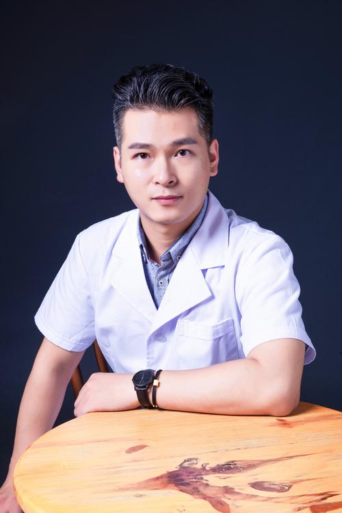 广州种牙比较好的医生有哪些？如何挑选靠谱的？-图1