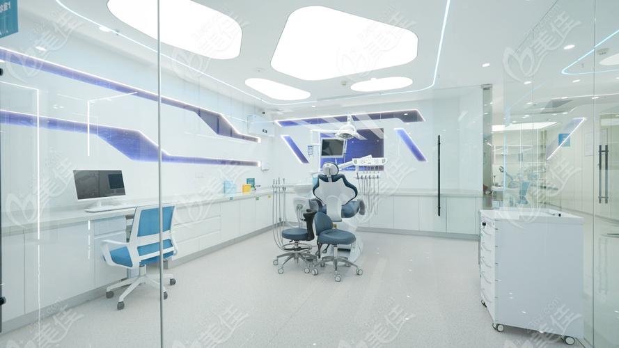 深圳种牙为何推荐爱康健谦逊？-图2