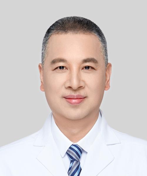 上海拜博口腔余总，其身份与行业影响力如何？-图2