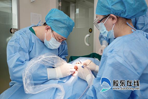 烟台口腔医院种牙大夫怎么选？专业资质和经验重要吗？-图1