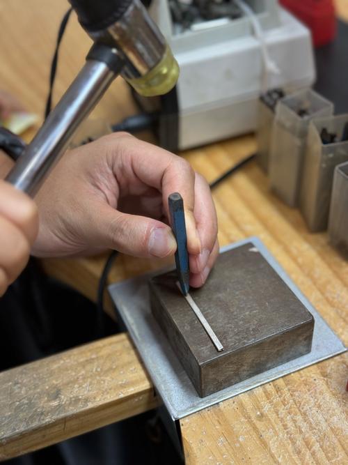 硅橡胶取桩核视频中，取桩核方法的具体操作步骤是怎样的？-图2