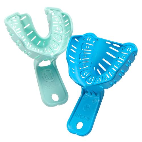 藻酸盐印模上托盘的操作方法有哪些关键步骤和注意事项？-图1