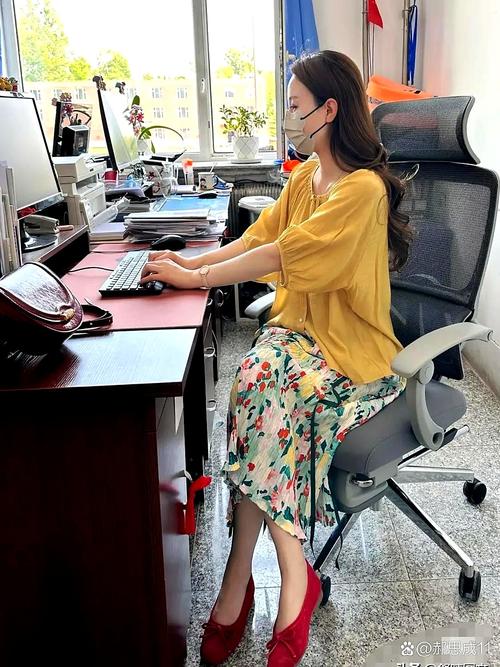 拜博口腔李娜是哪位口腔专家?擅长哪些牙齿治疗?-图2 拜博口腔李娜是哪位口腔专家?擅长哪些牙齿治疗?-图2