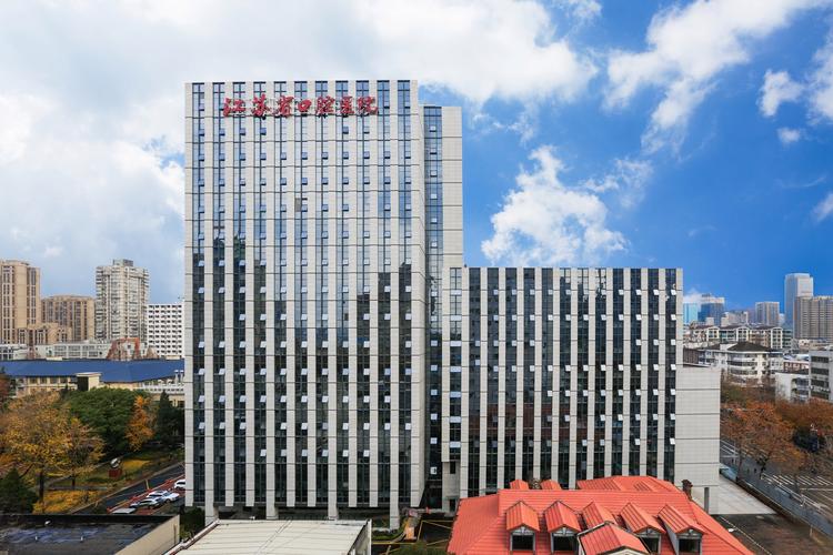 江苏省口腔正畸张卫兵矫正技术如何?效果和患者评价怎么样?-图3 江苏省口腔正畸张卫兵矫正技术如何?效果和患者评价怎么样?-图3