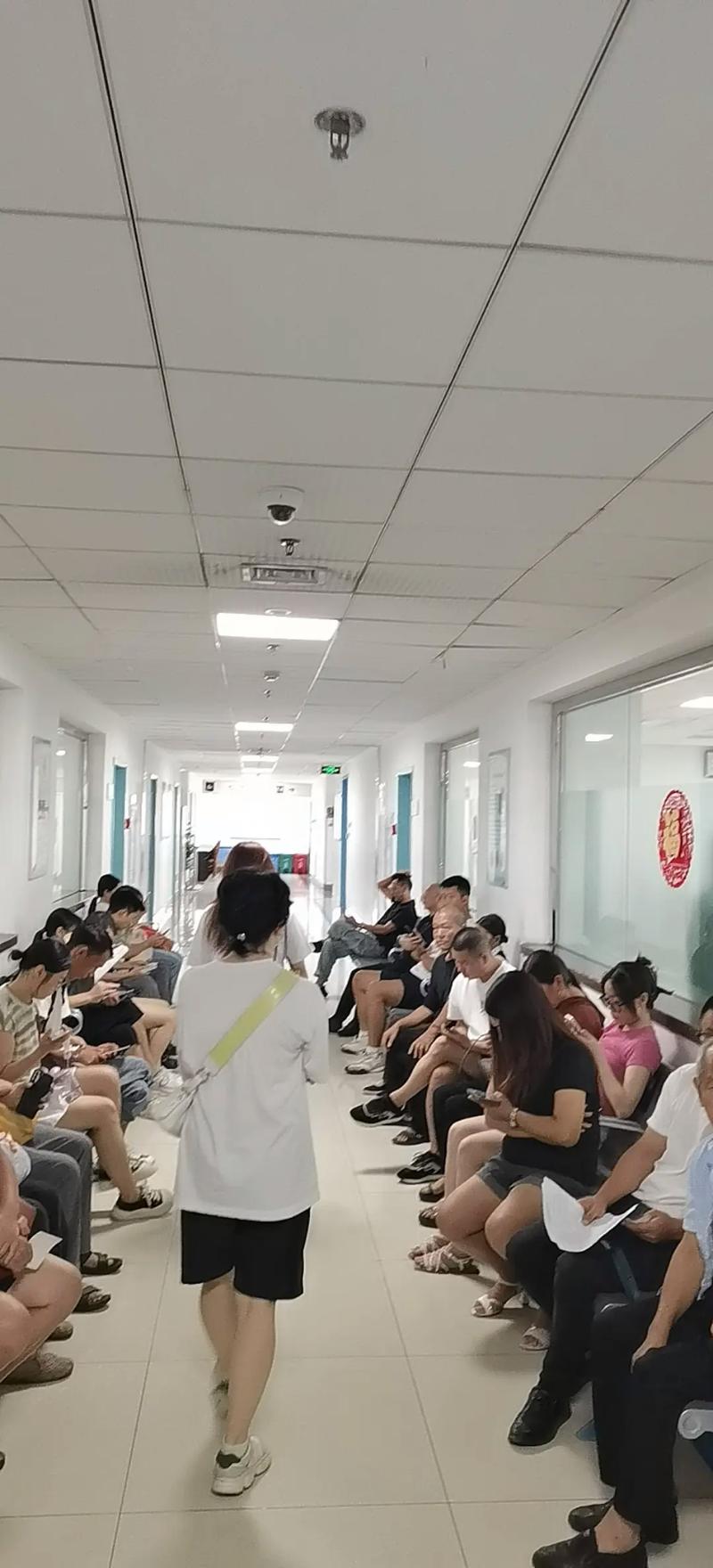 北大口腔种牙为何要排队这么久?等待时间是否合理?有没有快速就诊的途径?-图2 北大口腔种牙为何要排队这么久?等待时间是否合理?有没有快速就诊的途径?-图2