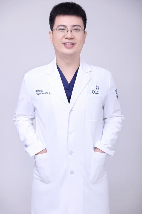 上海正畸科医生怎么选？隐形矫正、金属托槽分别找哪些技术好、案例多的医生，青少年/成人矫正谁更靠谱？-图2