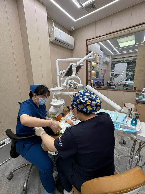 当牙齿排列不齐与颌骨发育异常并存时,患者应优先选择口腔外科矫正还是口腔正畸治疗,两者如何协同以兼顾功能与美学?-图1 当牙齿排列不齐与颌骨发育异常并存时,患者应优先选择口腔外科矫正还是口腔正畸治疗,两者如何协同以兼顾功能与美学?-图1