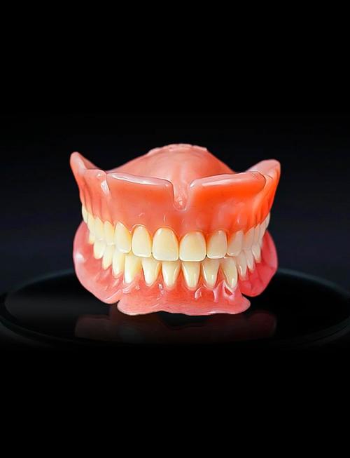 日本新型牙科材料的生物相容性与长期耐用性是否真能突破传统材料局限？-图2