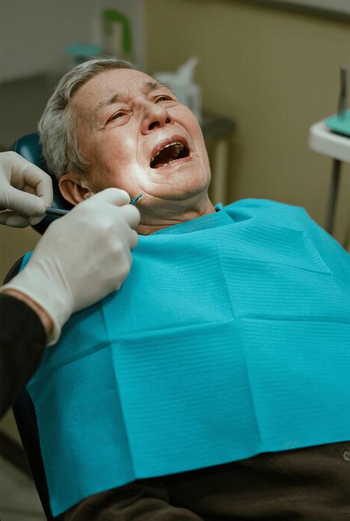 种牙手术中对脸面进行消毒，关键作用是什么？-图1