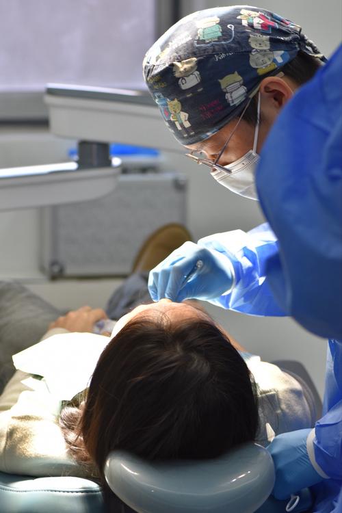 郑州赛思口腔种牙怎么样？效果和价格靠谱吗？-图2