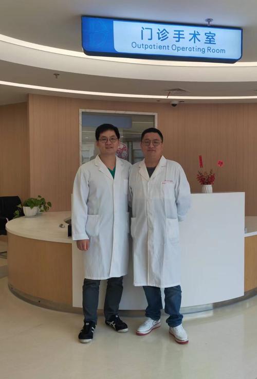 创美口腔专业种牙专家的技术优势有哪些？-图1