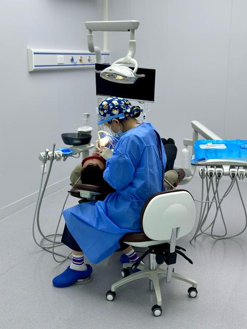 成都华西口腔种牙靠谱吗？效果和价格如何？-图3