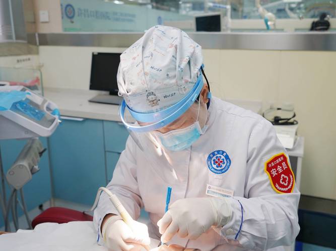 口腔正畸医生操作视频-图3