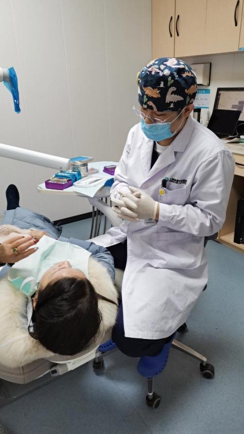 上海九院种牙效果怎么样？价格贵不贵？-图2