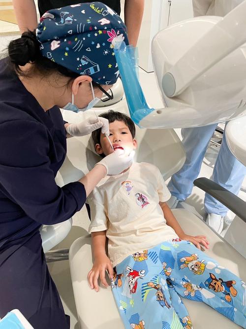 南京儿童医院口腔正畸，孩子矫正的最佳年龄、方法和效果如何？-图1