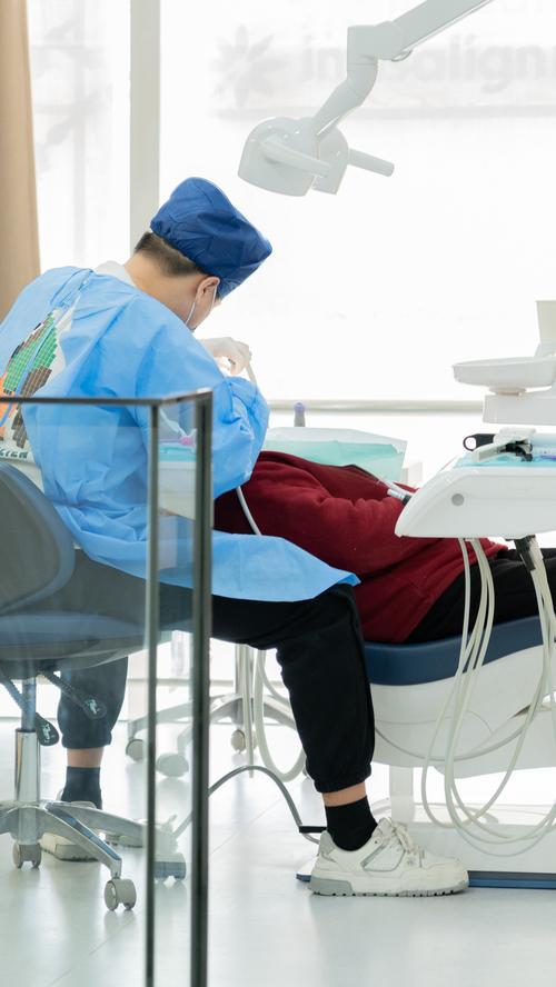 上海专业种牙-图1