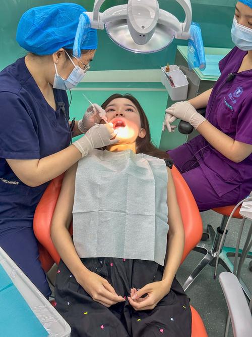 医大口腔正畸视频6，正畸效果如何？过程疼不疼？-图2