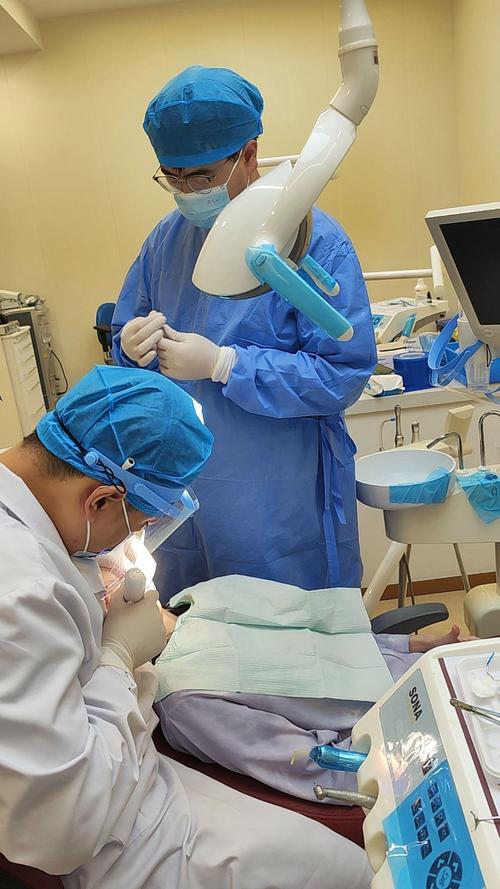 医生自己植牙么-图1