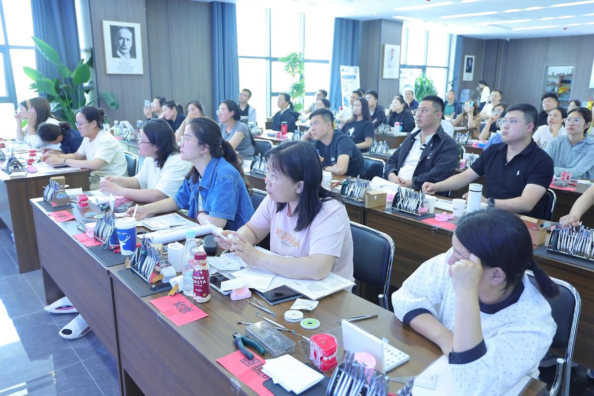 正畸研究生培训班的核心培养目标是什么？-图1