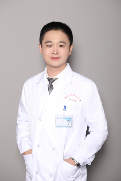 正畸专科医生何凯-图1