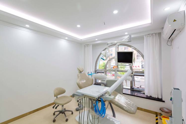 牙齿正畸专业医院怎么选?专业资质与效果如何判断?-图1 牙齿正畸专业医院怎么选?专业资质与效果如何判断?-图1