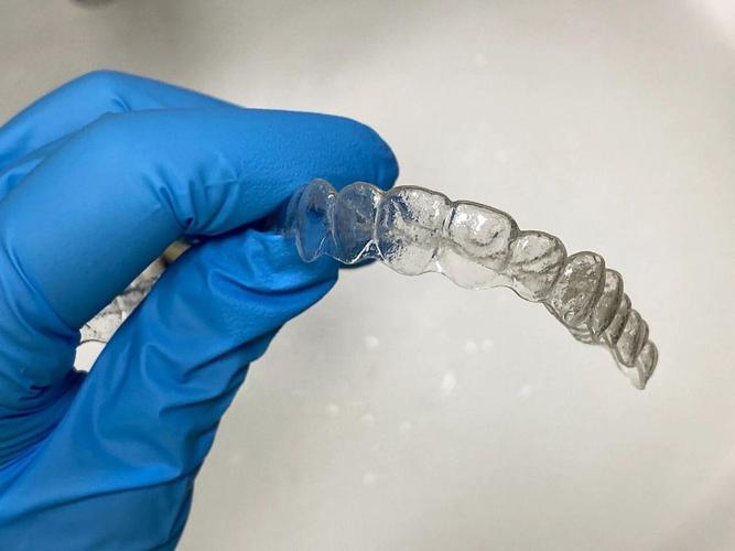 牙齿矫正后保持器图片能看出啥效果？-图1