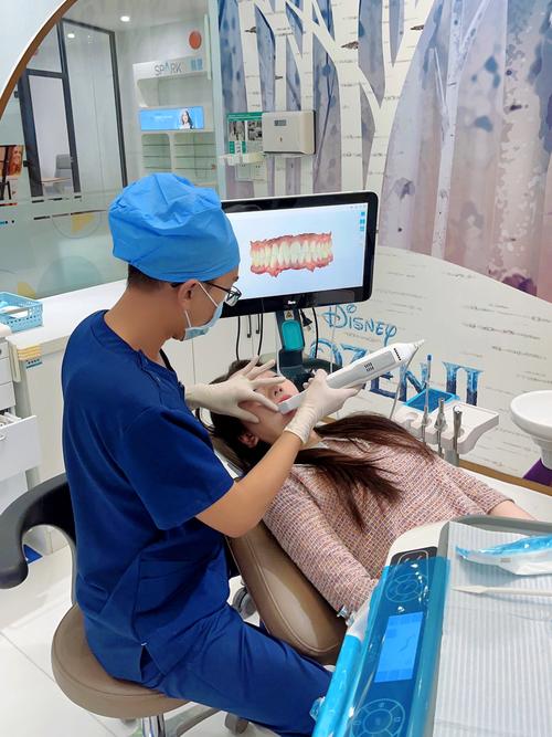 潍坊口腔医院矫正牙齿效果如何？价格贵不贵？-图3