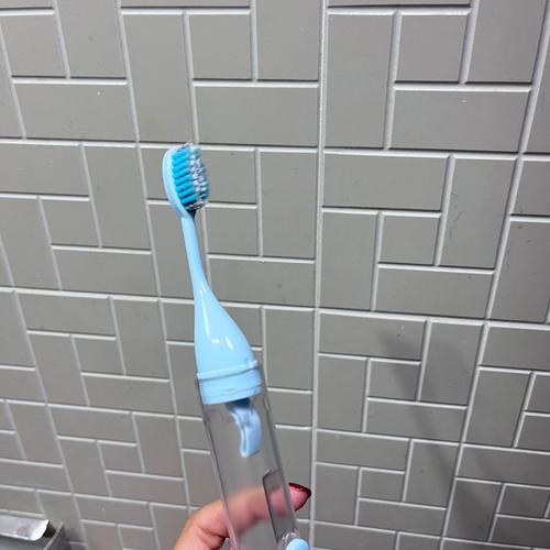 矫正牙齿（戴牙套）时，该用什么牙刷清洁效果更好？-图1