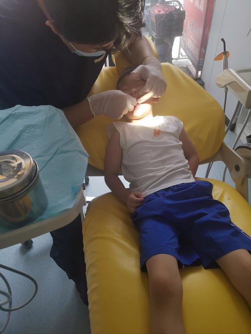 上海儿童医院矫正牙齿，孩子矫正效果如何保障？-图1