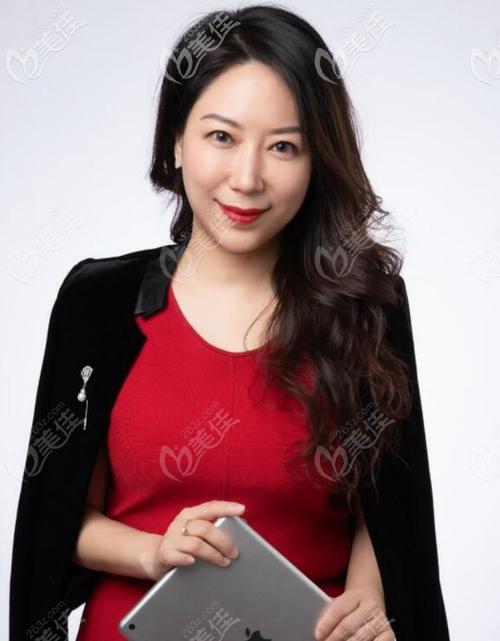 上海专业矫正牙齿医生如何选？靠谱推荐与选择指南-图2