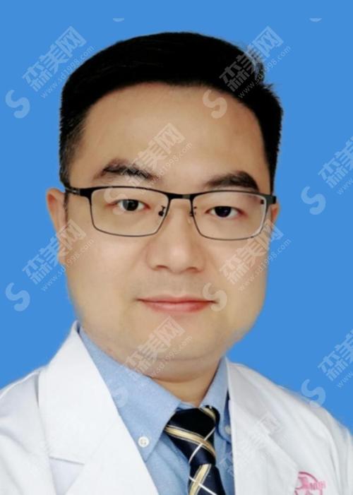 上海九院矫正牙齿医生怎么选?专业资质和案例哪个重要?-图3 上海九院矫正牙齿医生怎么选?专业资质和案例哪个重要?-图3