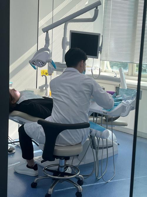 福州口腔医院矫正牙齿效果如何？哪家靠谱？价格贵不贵？-图1