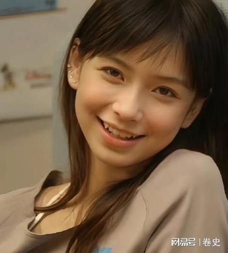 杨颖矫正牙齿是几岁开始的？她的牙齿矫正年龄是多少？-图1