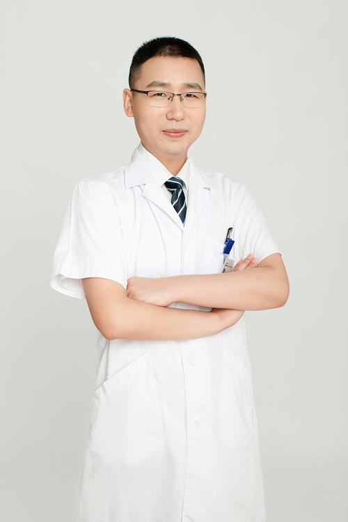 长沙牙齿矫正专家怎么选？专业度与效果如何兼顾？-图3