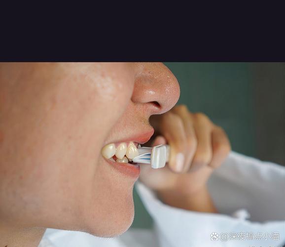 矫正牙齿刷牙视频-图2